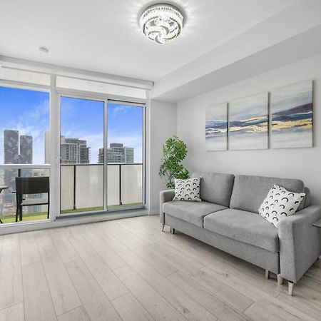Luxury Downtown Toronto 2 Bedroom Suite With City And Lake Views And Free Parking ภายนอก รูปภาพ