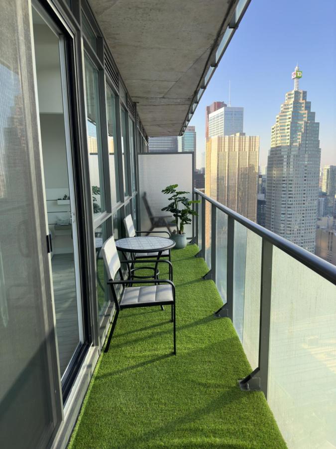 Luxury Downtown Toronto 2 Bedroom Suite With City And Lake Views And Free Parking ภายนอก รูปภาพ