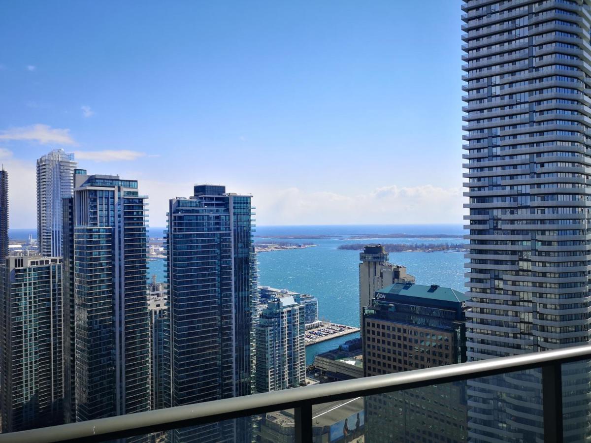 Luxury Downtown Toronto 2 Bedroom Suite With City And Lake Views And Free Parking ภายนอก รูปภาพ