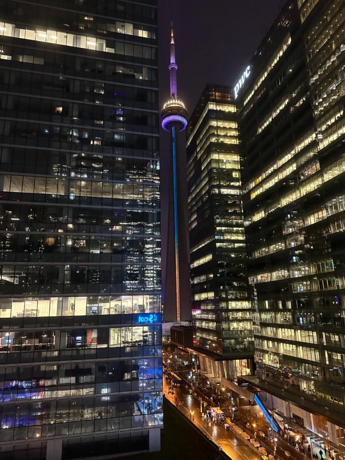Luxury Downtown Toronto 2 Bedroom Suite With City And Lake Views And Free Parking ภายนอก รูปภาพ