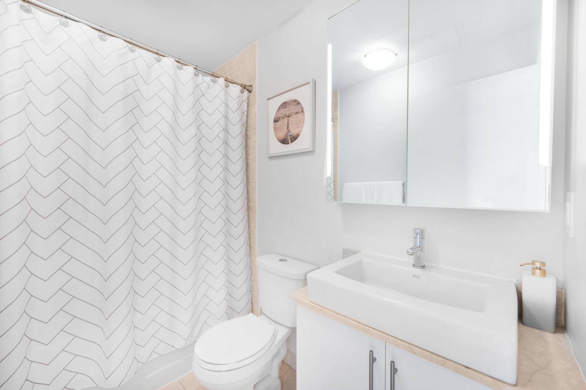 Luxury Downtown Toronto 2 Bedroom Suite With City And Lake Views And Free Parking ภายนอก รูปภาพ